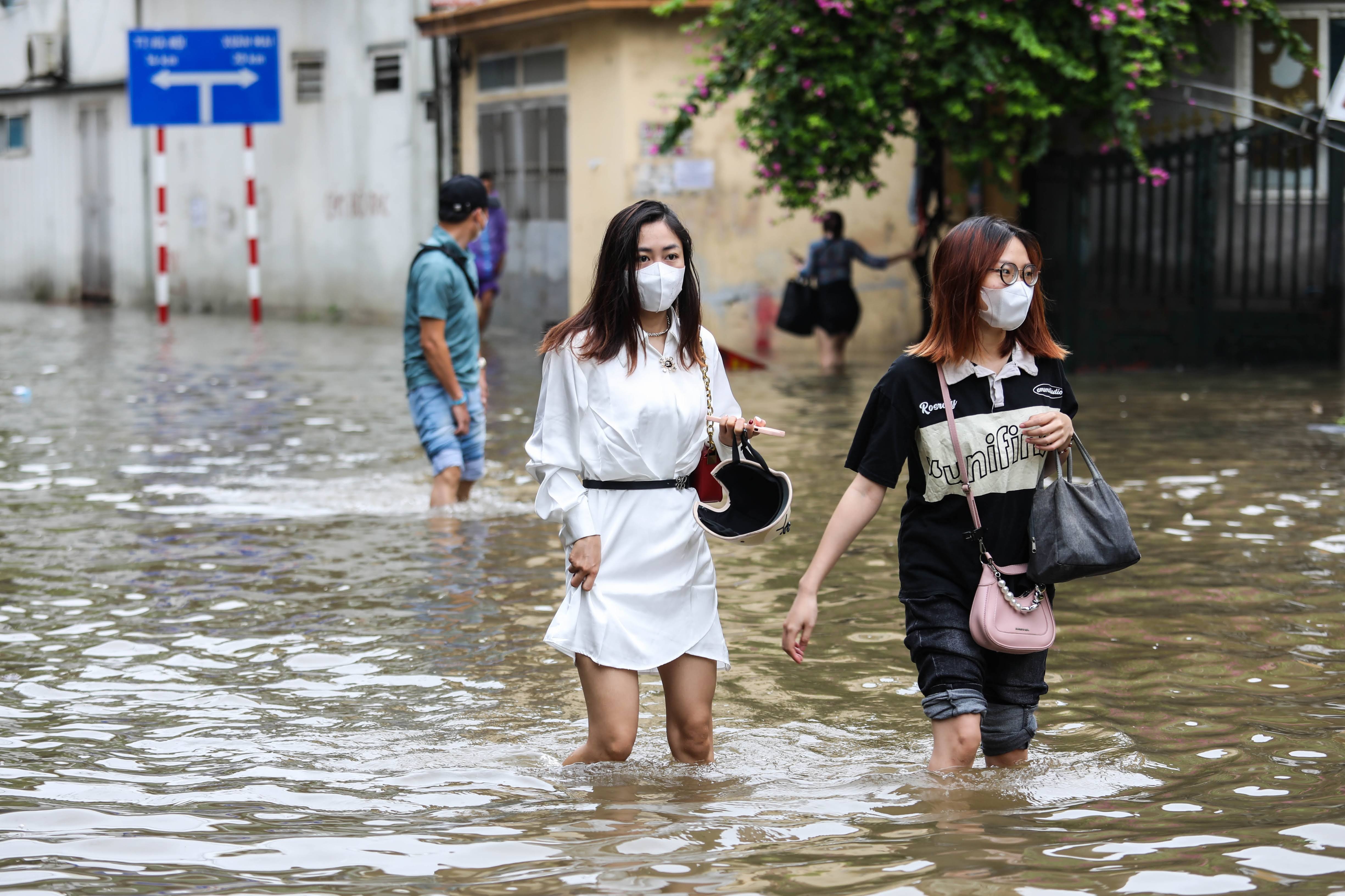 Ngap lut o Ha Noi anh 19