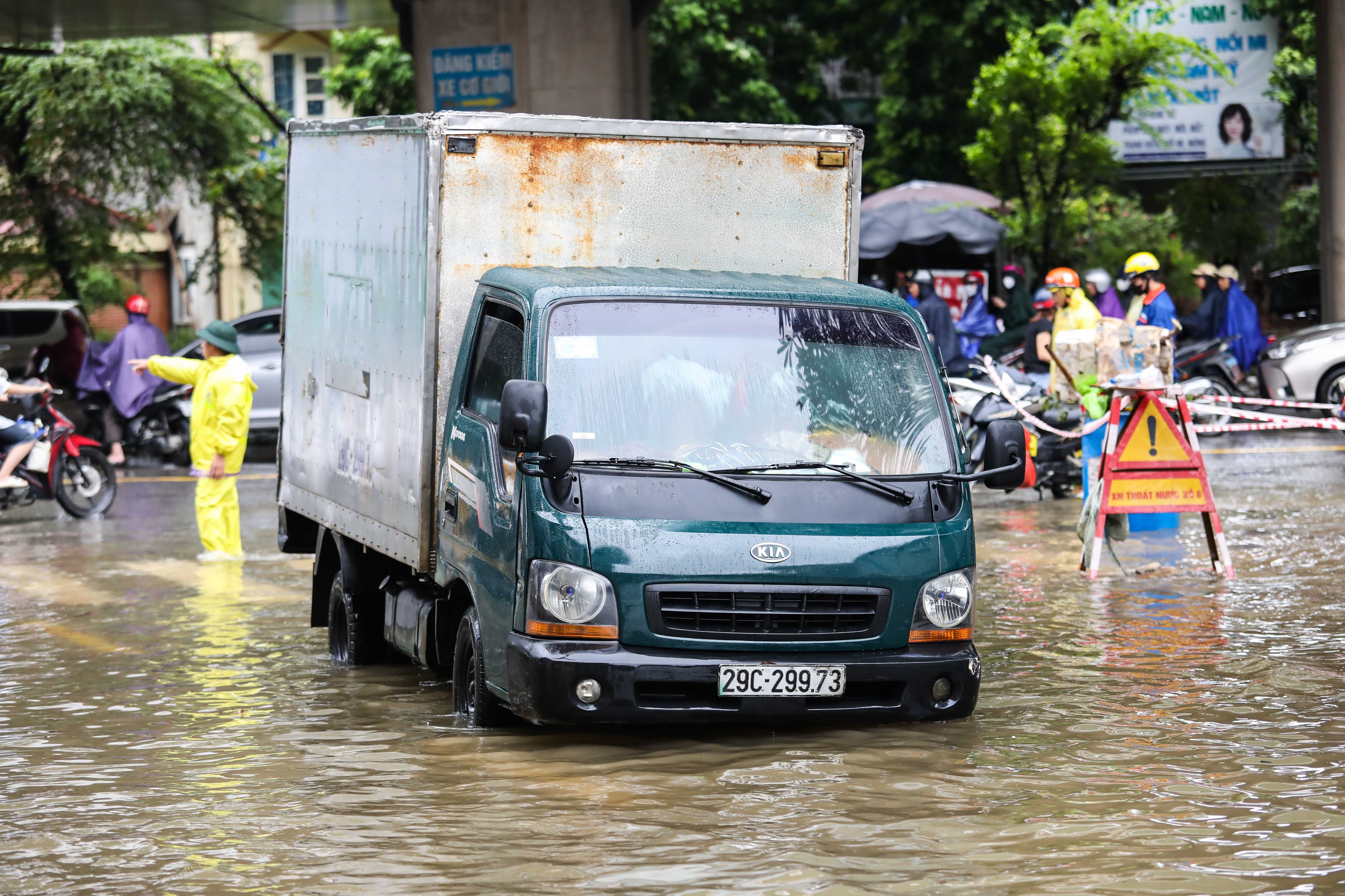 Ngap lut o Ha Noi anh 18