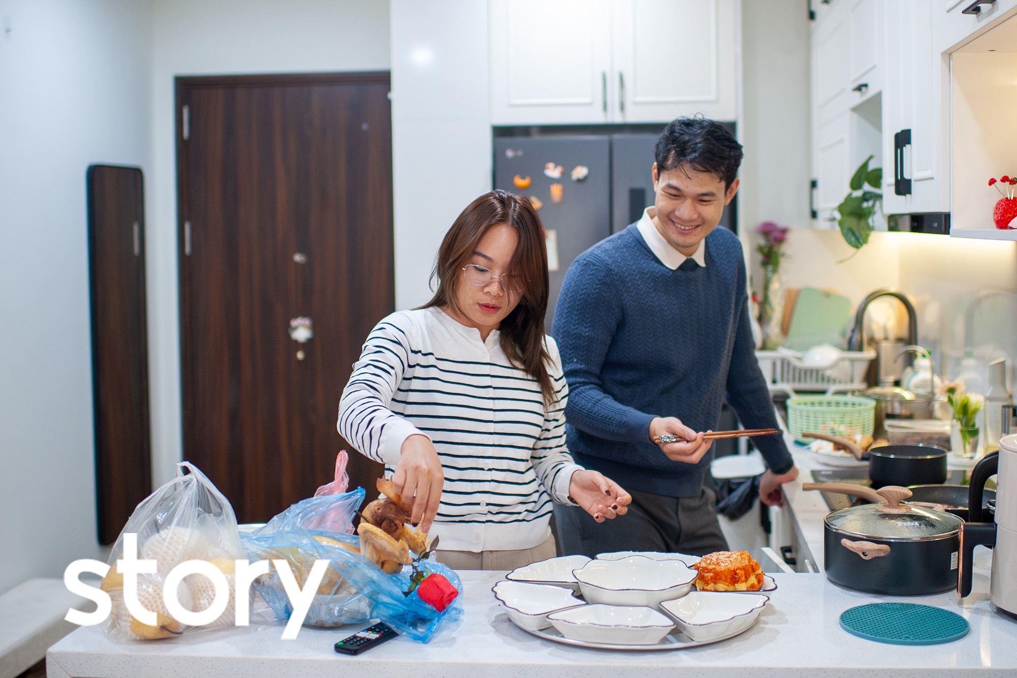 Mam cung ong Cong ong Tao dau tien cua vo chong Gen Z moi cuoi hinh anh