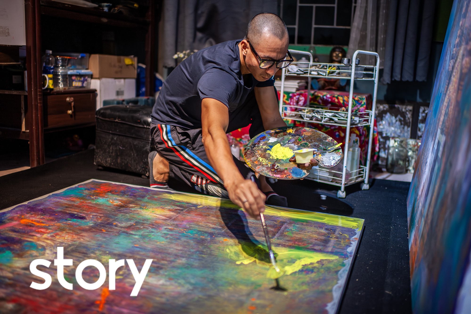 Mot ngay dap, mai, gan cua hoa si Viet tru nghe 20 nam hinh anh