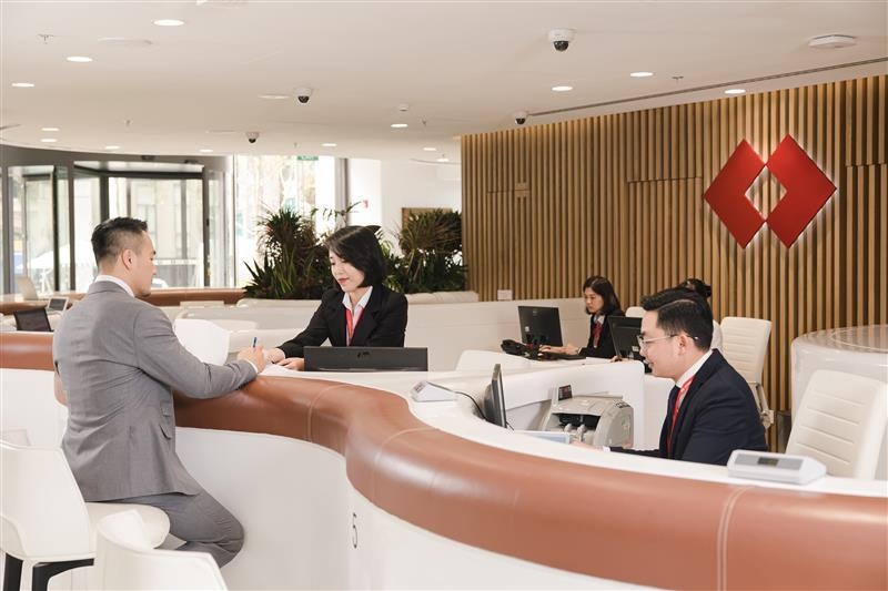 Techcombank gap rut ho tro khach hang dinh danh tai khoan truoc gio G hinh anh