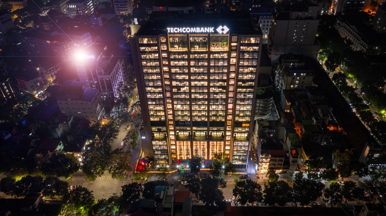 Techcombank 'Sinh loi tu dong' phien ban 2.0 khac biet ra sao? hinh anh
