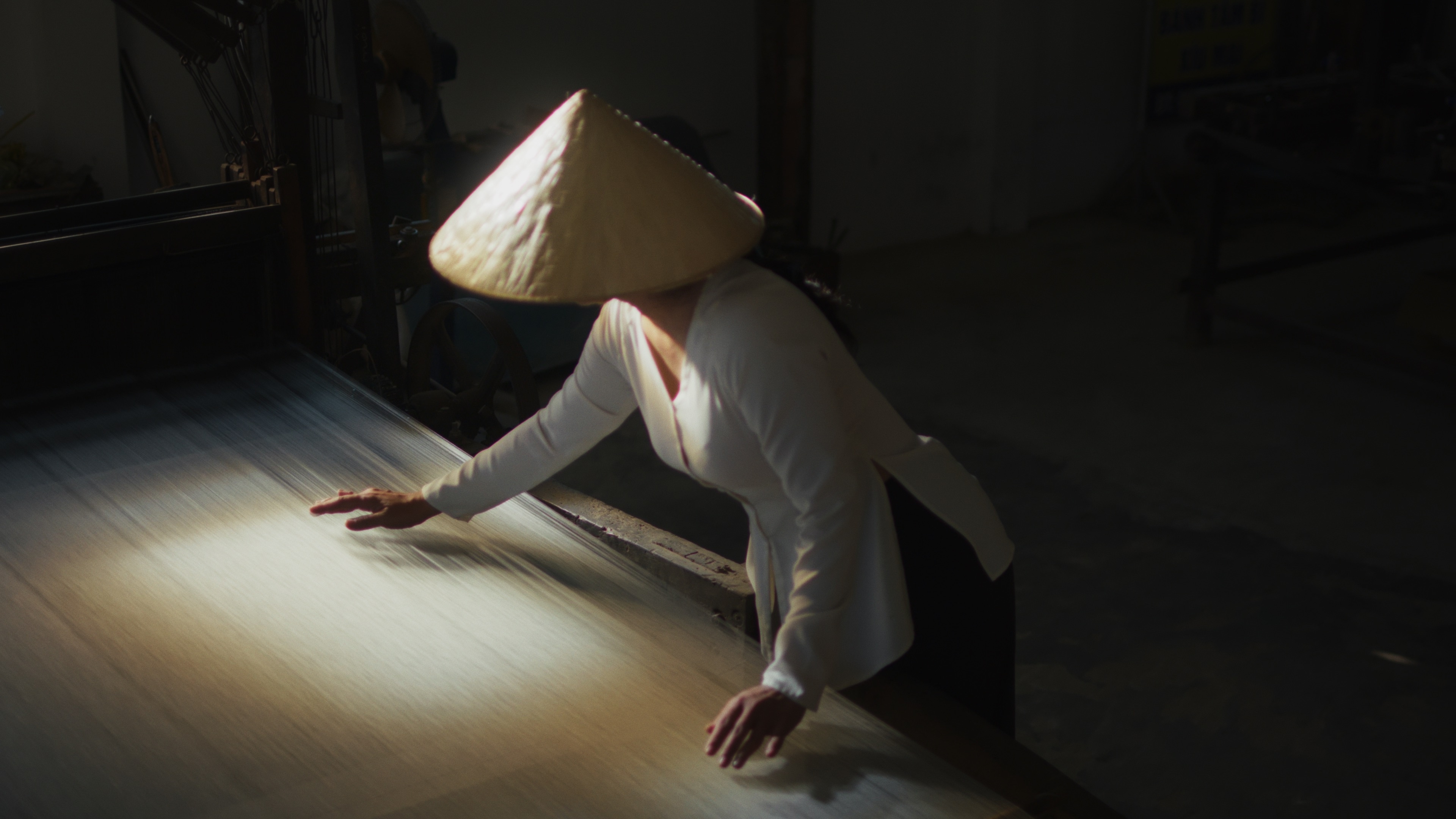 Ban sac Viet trong khong gian moi cua The Sens Business Lounge hinh anh