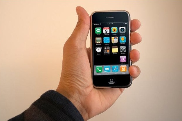 dien thoai cu bi khai tu anh 2