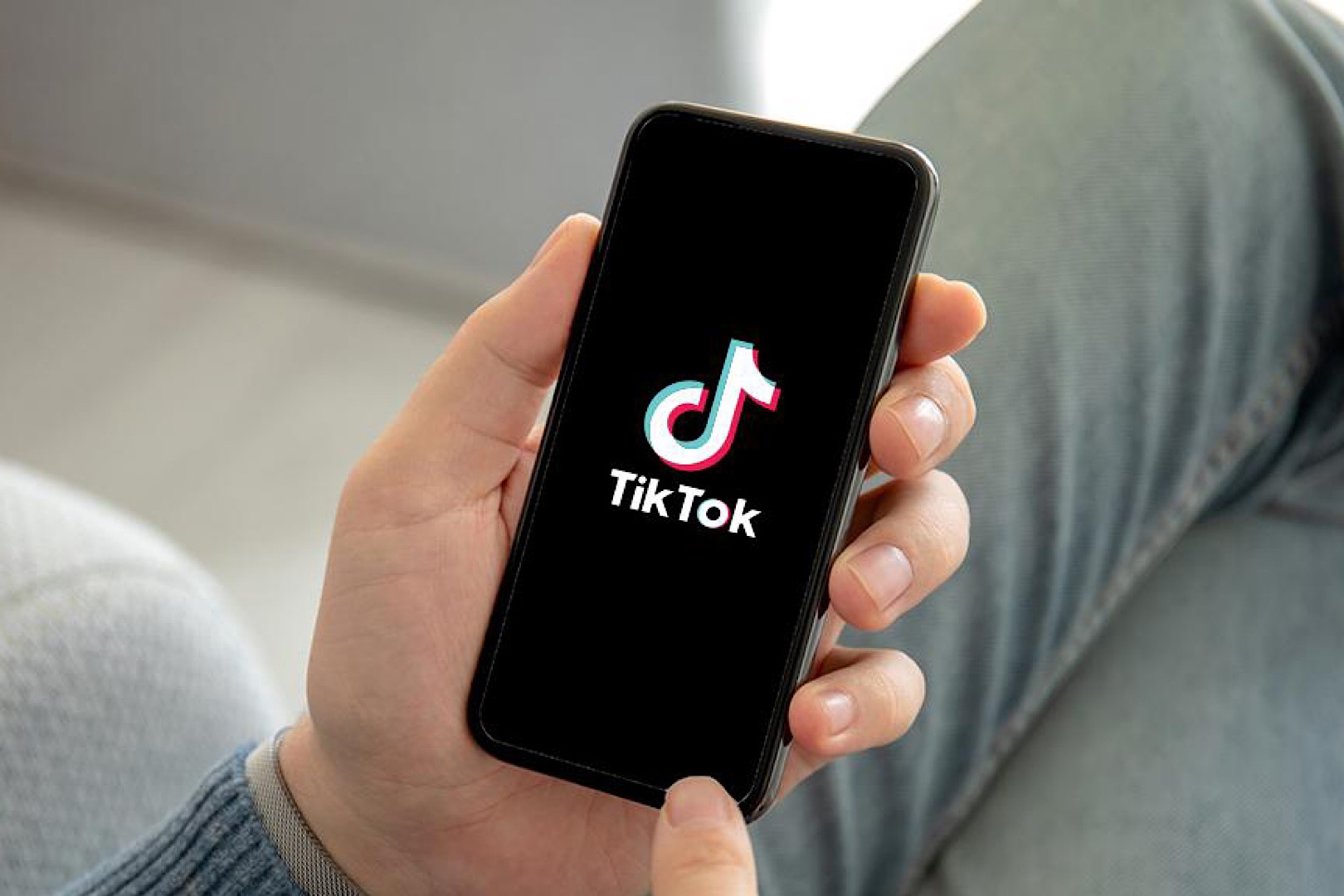 Cong ty me TikTok chuan bi cho 'cuoc chien' voi Alibaba hinh anh