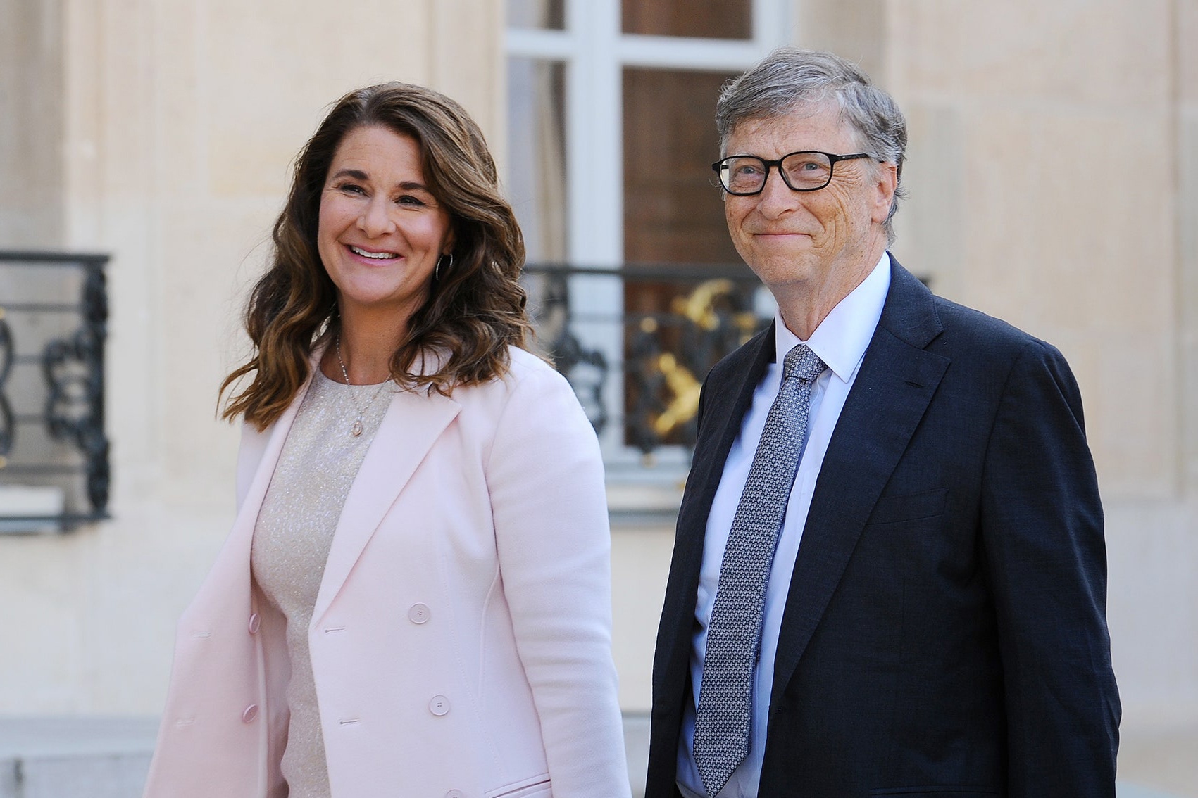 quan ly tai chinh cua bill gates quay roi tinh duc anh 2