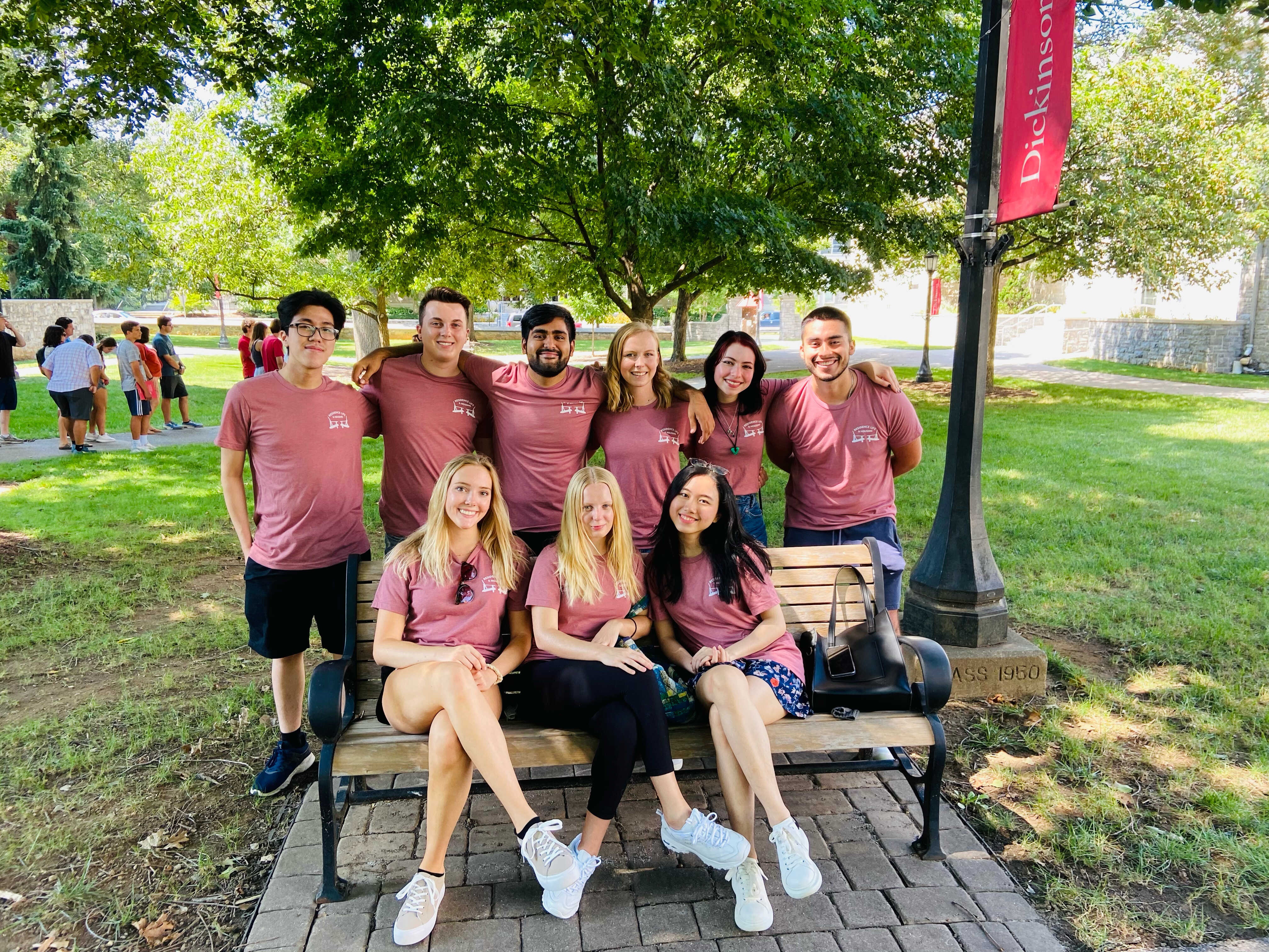 Nu sinh nam tu trung tuyen chuong trinh tien si anh 2