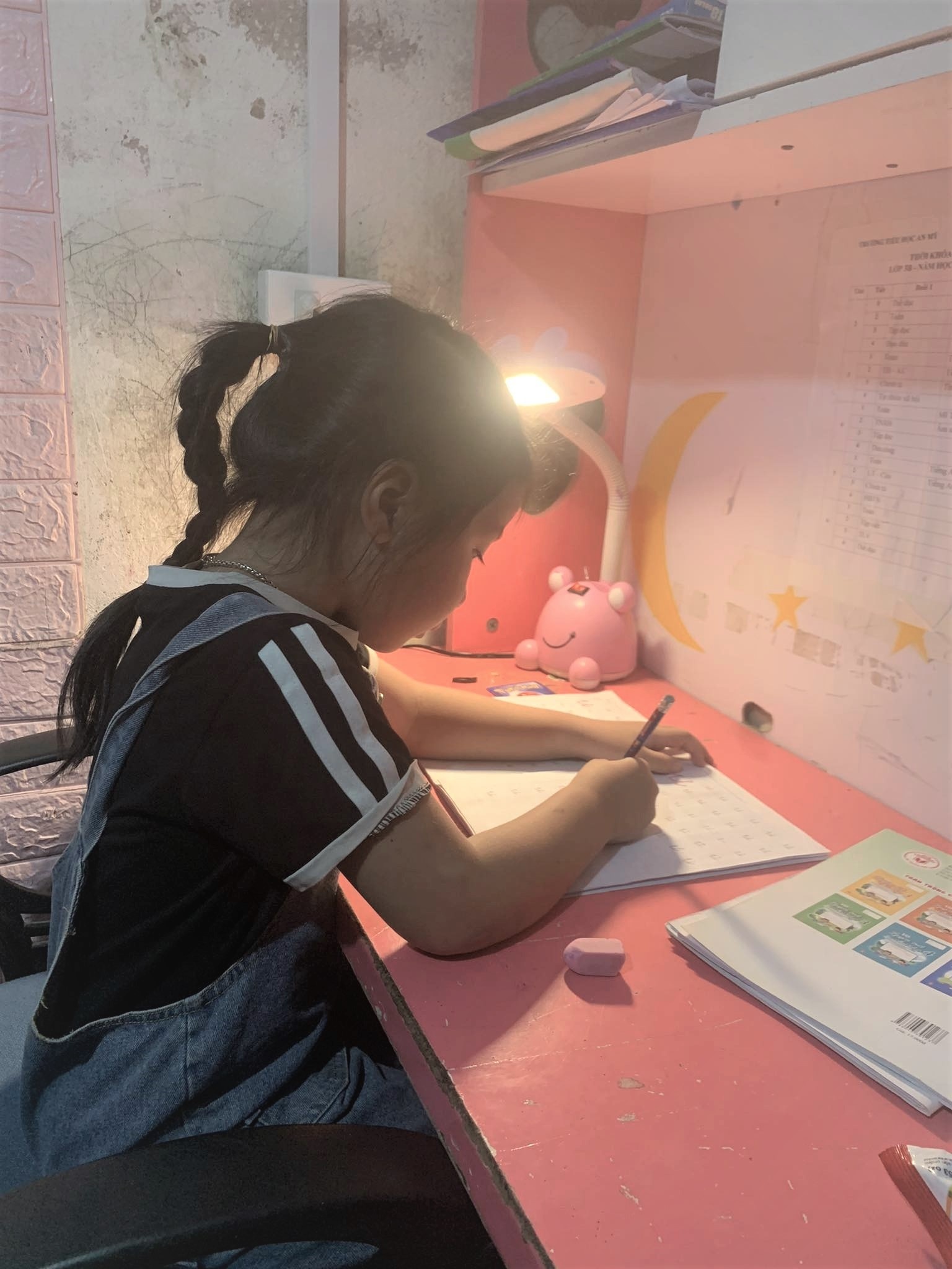 chi tien trieu cho con hoc tien tieu hoc anh 2