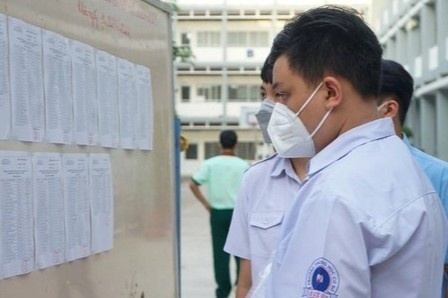 So GD&DT TP.HCM len tieng viec 3,5 diem moi mon van do lop 10 cong lap hinh anh