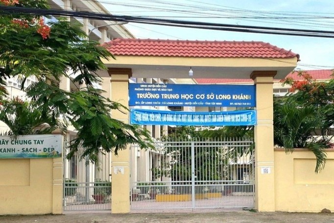 Bo GD&DT yeu cau xac minh vu pho hieu truong bi to sam so nu sinh hinh anh