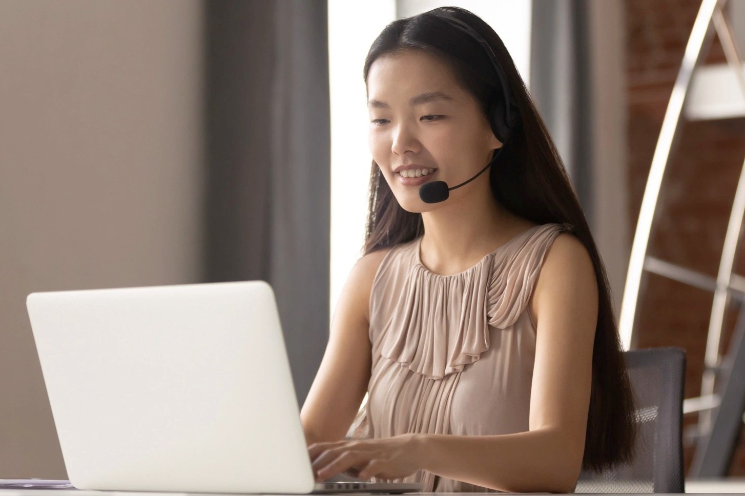 Dan van phong di hoc noi o tuoi 30 hinh anh