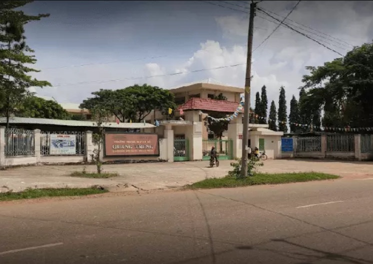 co giao tieng Anh danh 19 hoc sinh anh 1