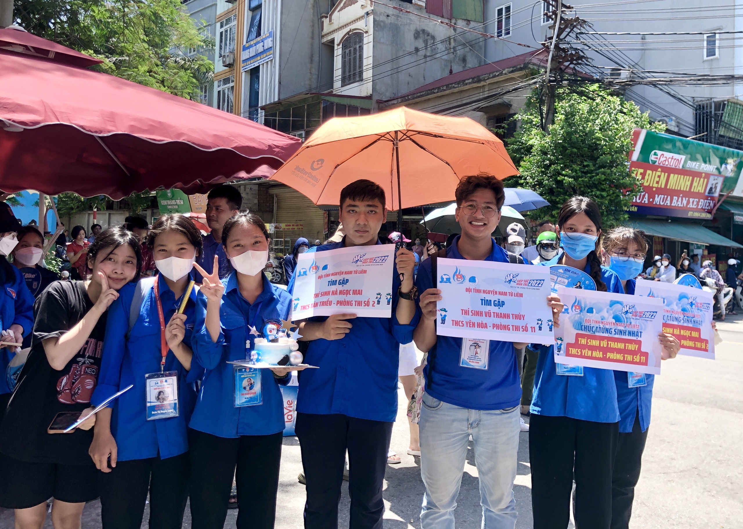 Thí sinh bất ngờ được tổ chức sinh nhật ảnh 3 Thi sinh bat ngo duoc to chuc sinh nhat anh 3