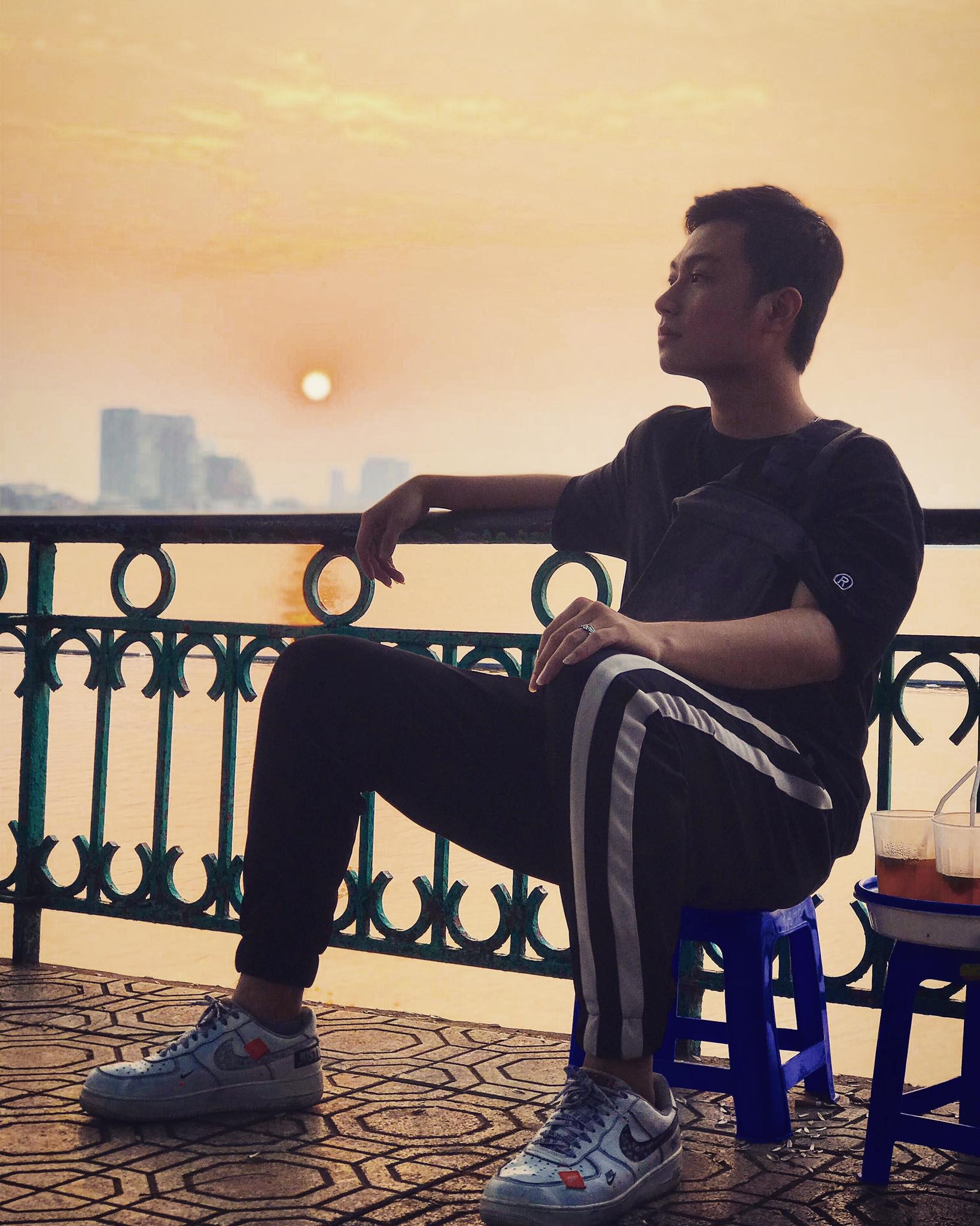 Luong 2 trieu dong khong du song anh 1