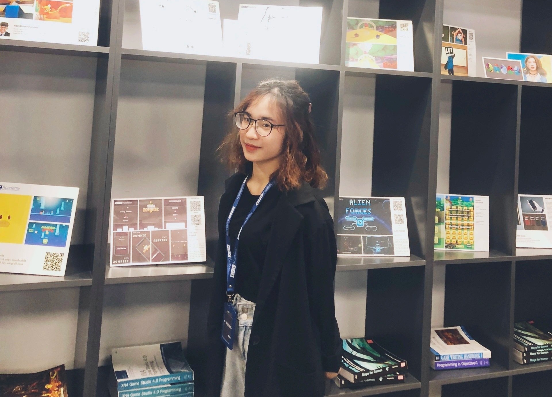 Sinh vien chi tien cho cac khoa hoc Marketing anh 2