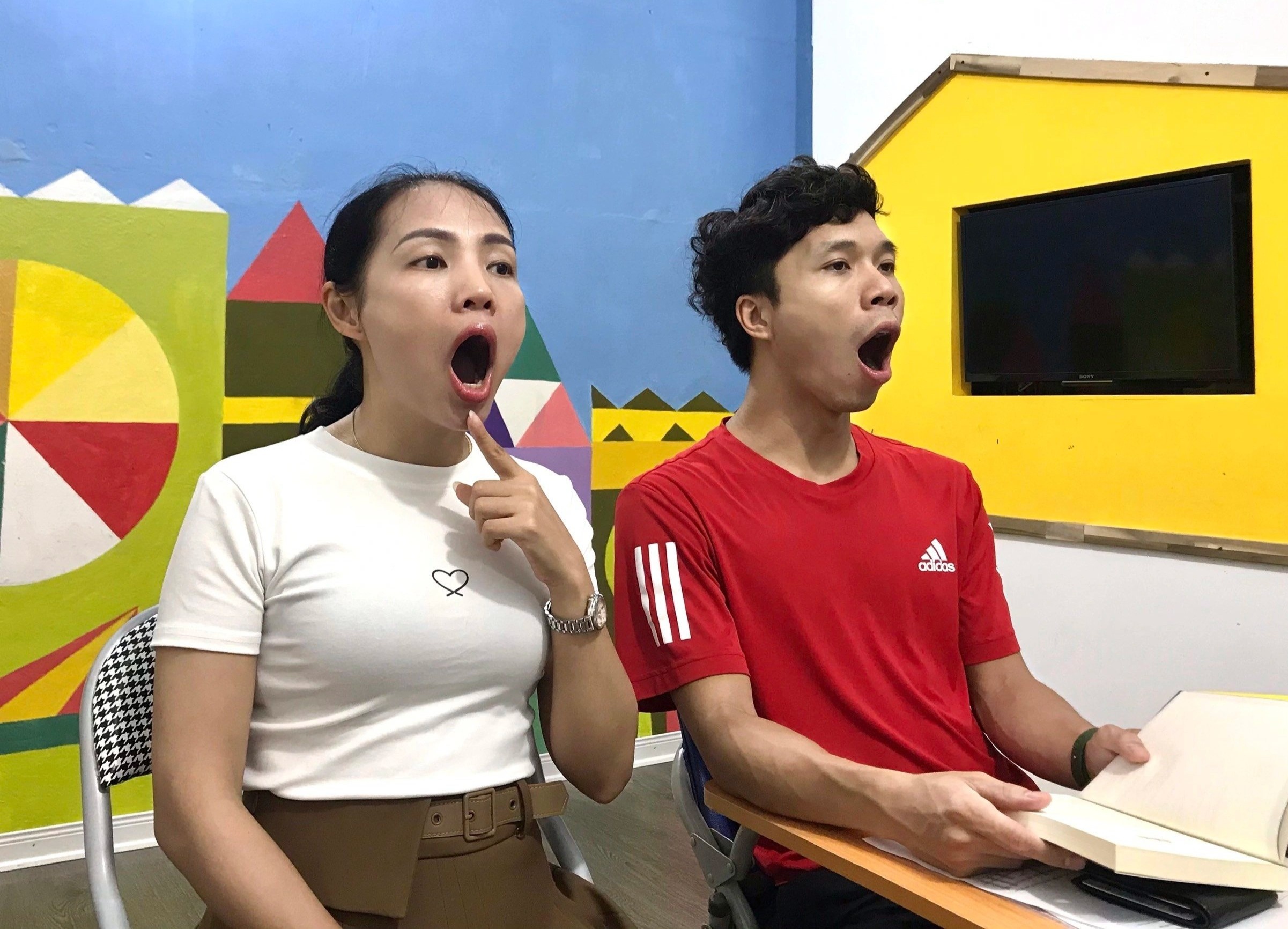 Chi chuc trieu dong hoc lop chua ngong hinh anh
