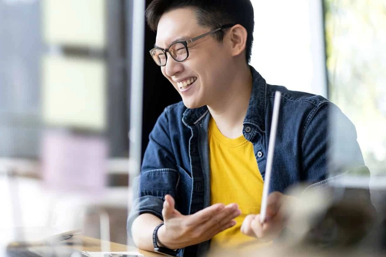 Cu nhan co cong viec luong 8 con so nho thuc tap nghiem tuc hinh anh