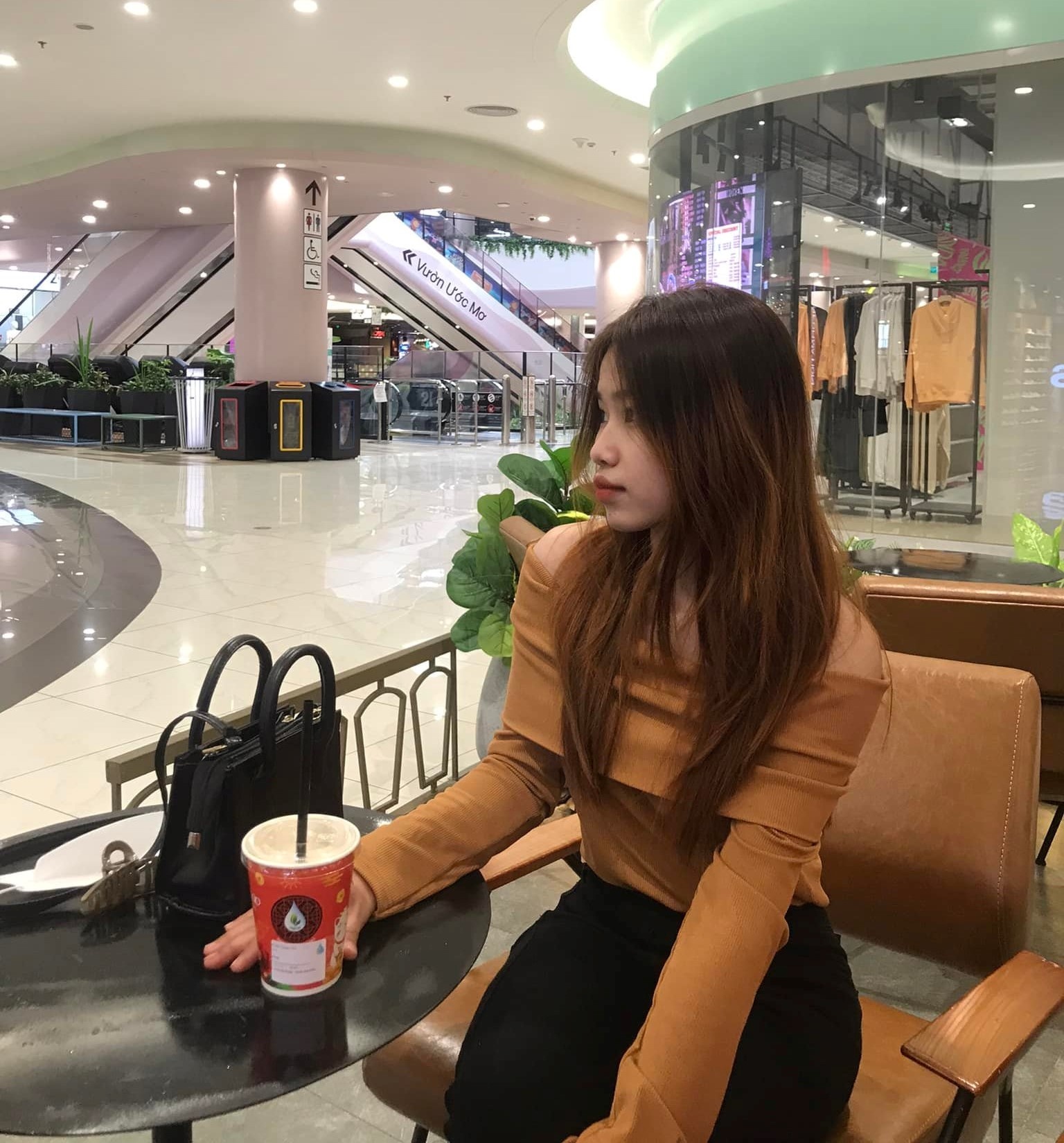 sinh vien nhieu cong viec anh 2