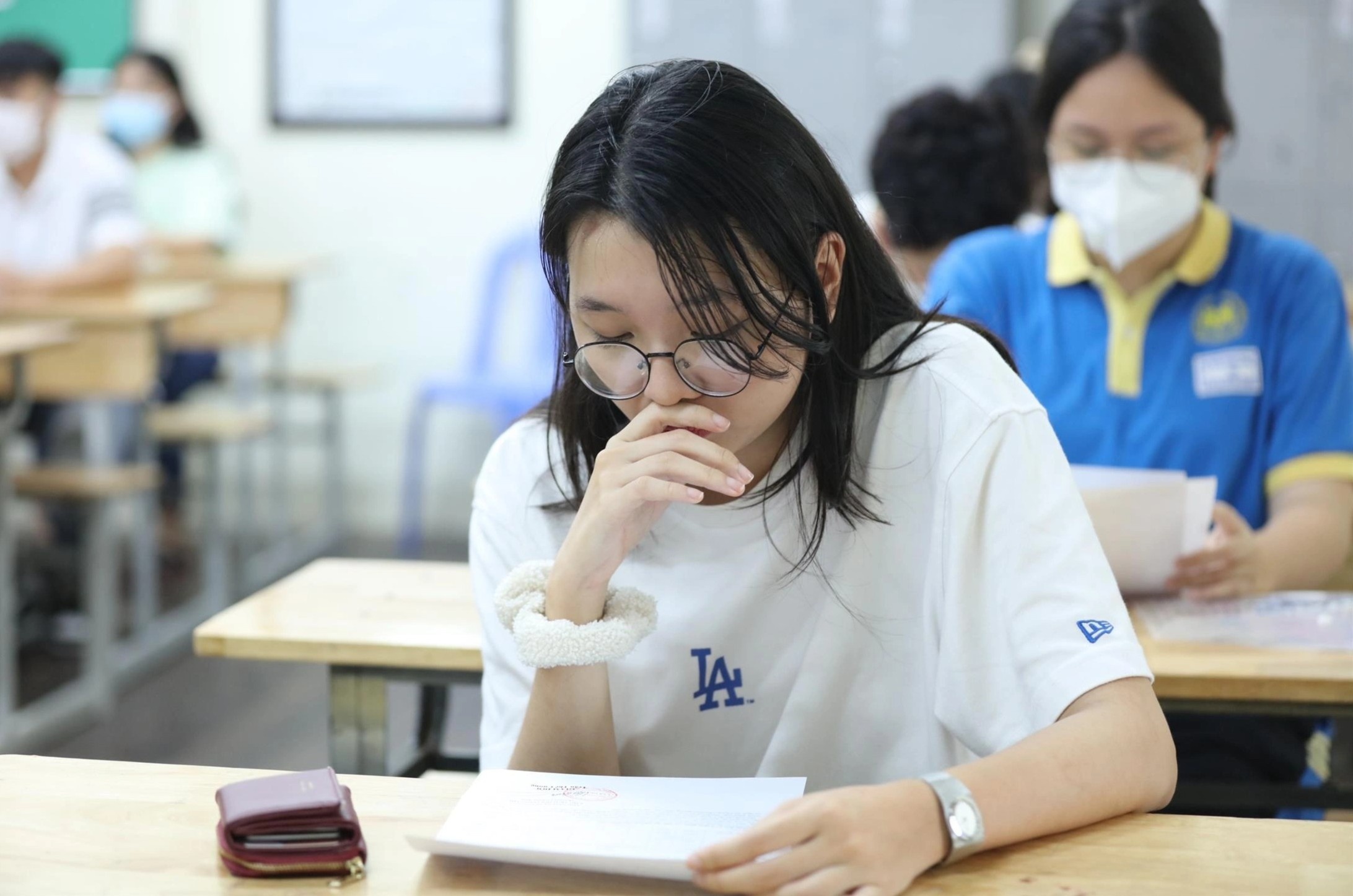 Hai thi sinh dat diem 10 mon Ngu van ky thi tot nghiep THPT 2022 hinh anh