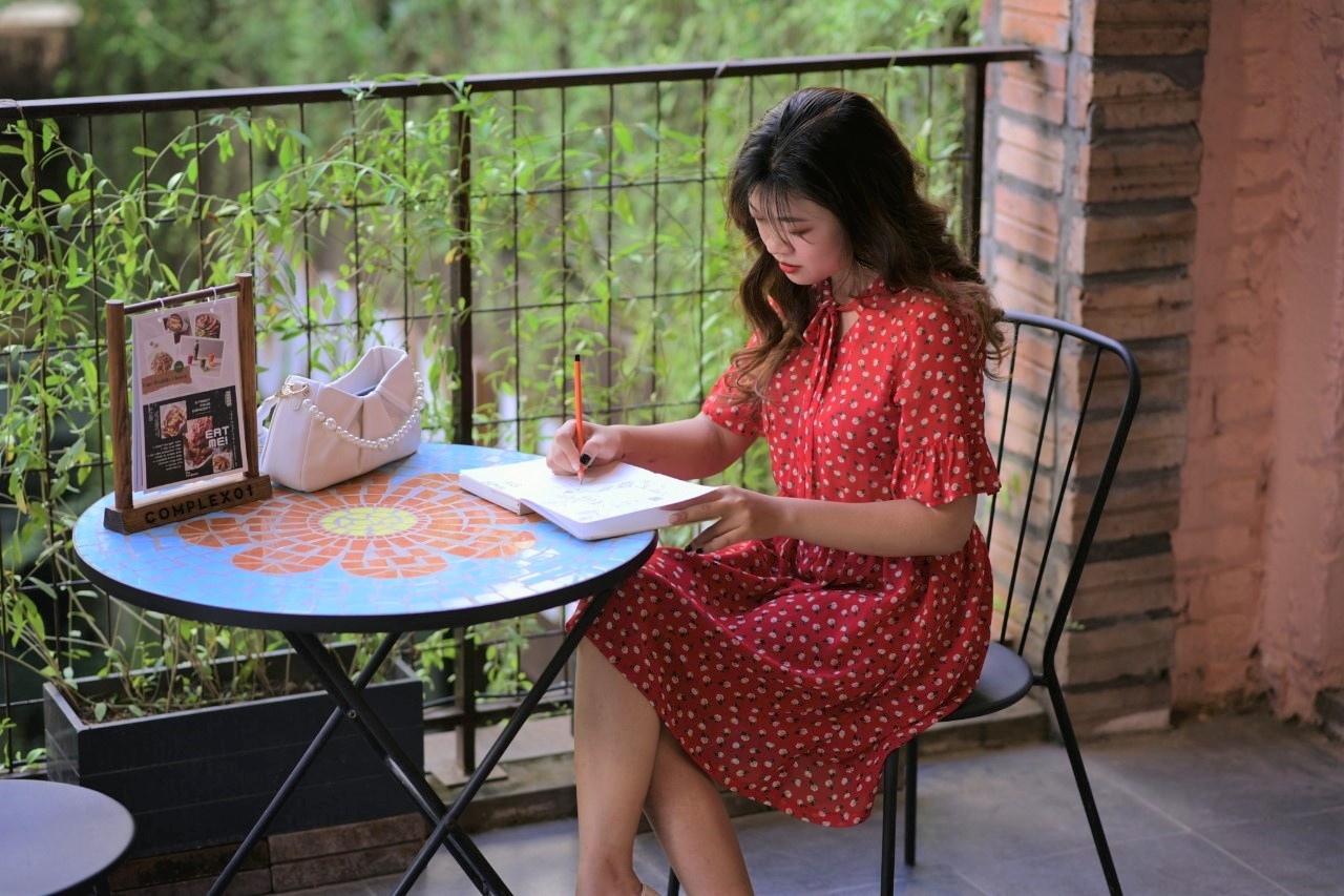 sinh vien nhieu cong viec anh 3