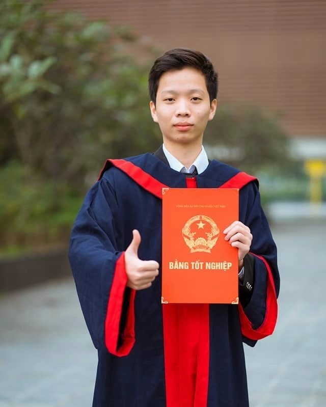 Huy chương bạc Olympic Vật lý quốc tế ảnh 1 Huy chuong bac Olympic Vat ly quoc te anh 1