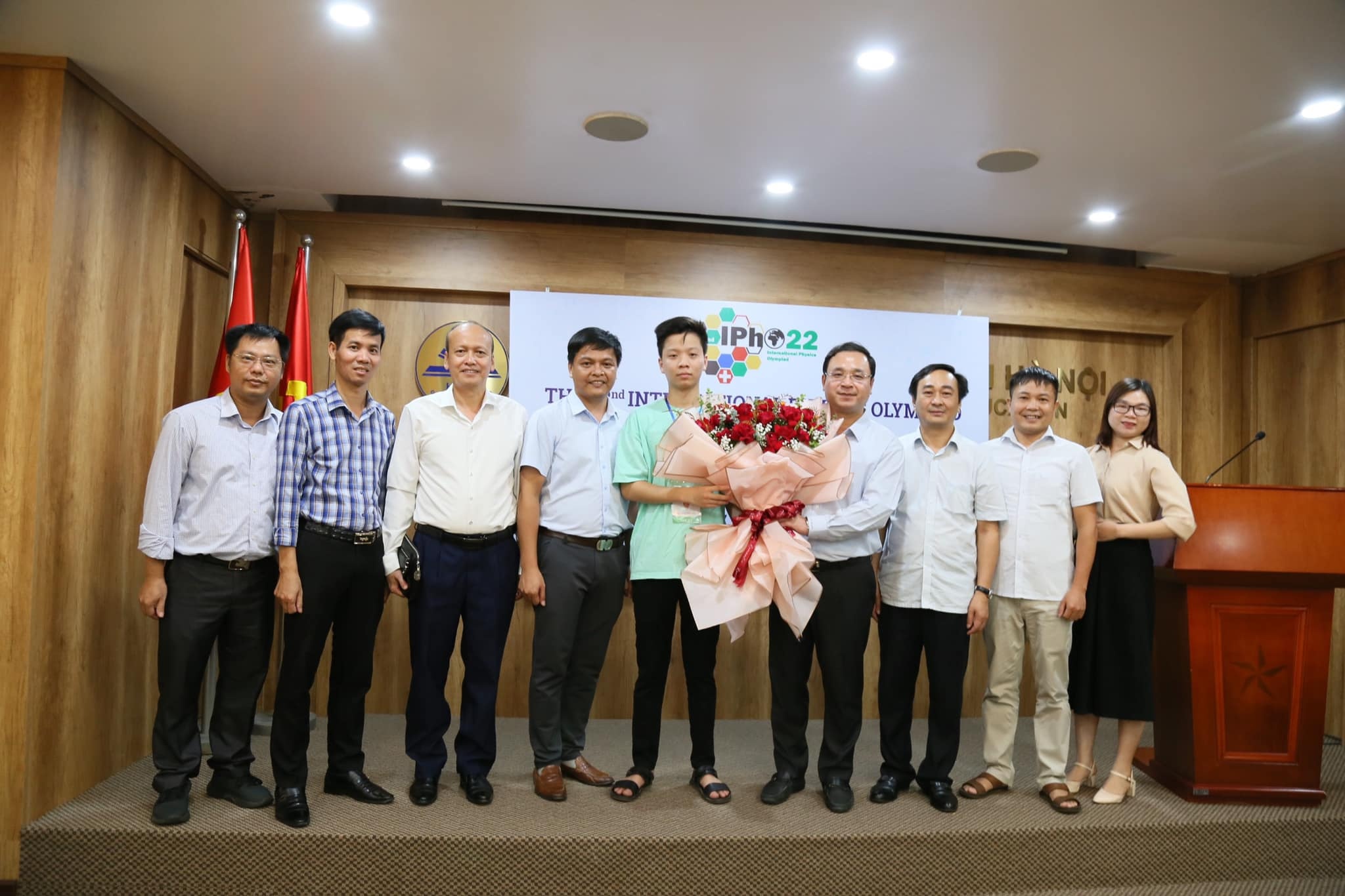Huy chương bạc Olympic Vật lý quốc tế ảnh 2 Huy chuong bac Olympic Vat ly quoc te anh 2
