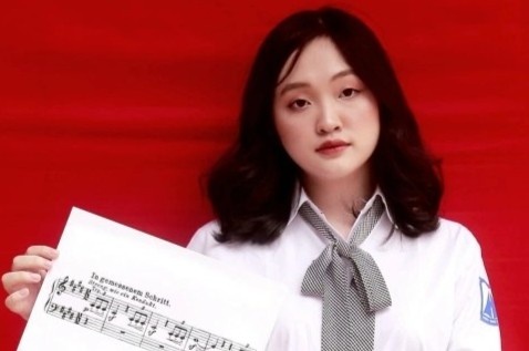 Gianh hoc bong du hoc nho dam me nhac co dien va van hoa chau Au hinh anh