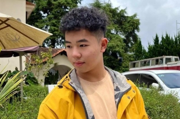 Nam sinh gianh huy chuong Olympic Kinh te quoc te hinh anh