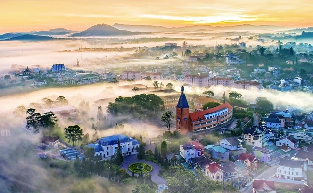 Cao dang Da Lat anh 1