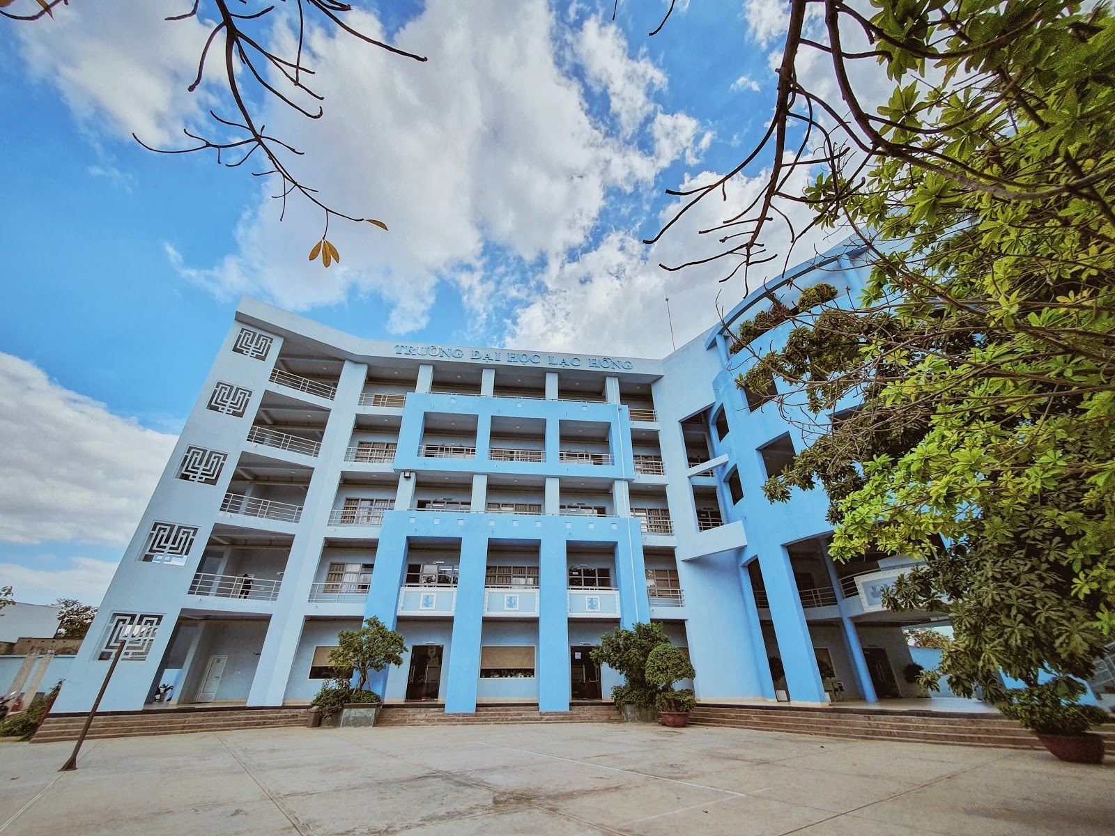 Ca nuoc co 1,9 trieu hoc sinh, sinh vien truong ngoai cong lap hinh anh