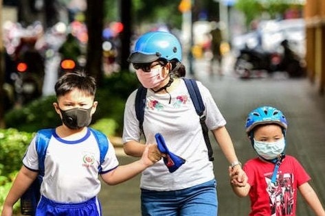 Phu huynh hoi hop cho 'trat thu tien' tu quy hoi hinh anh