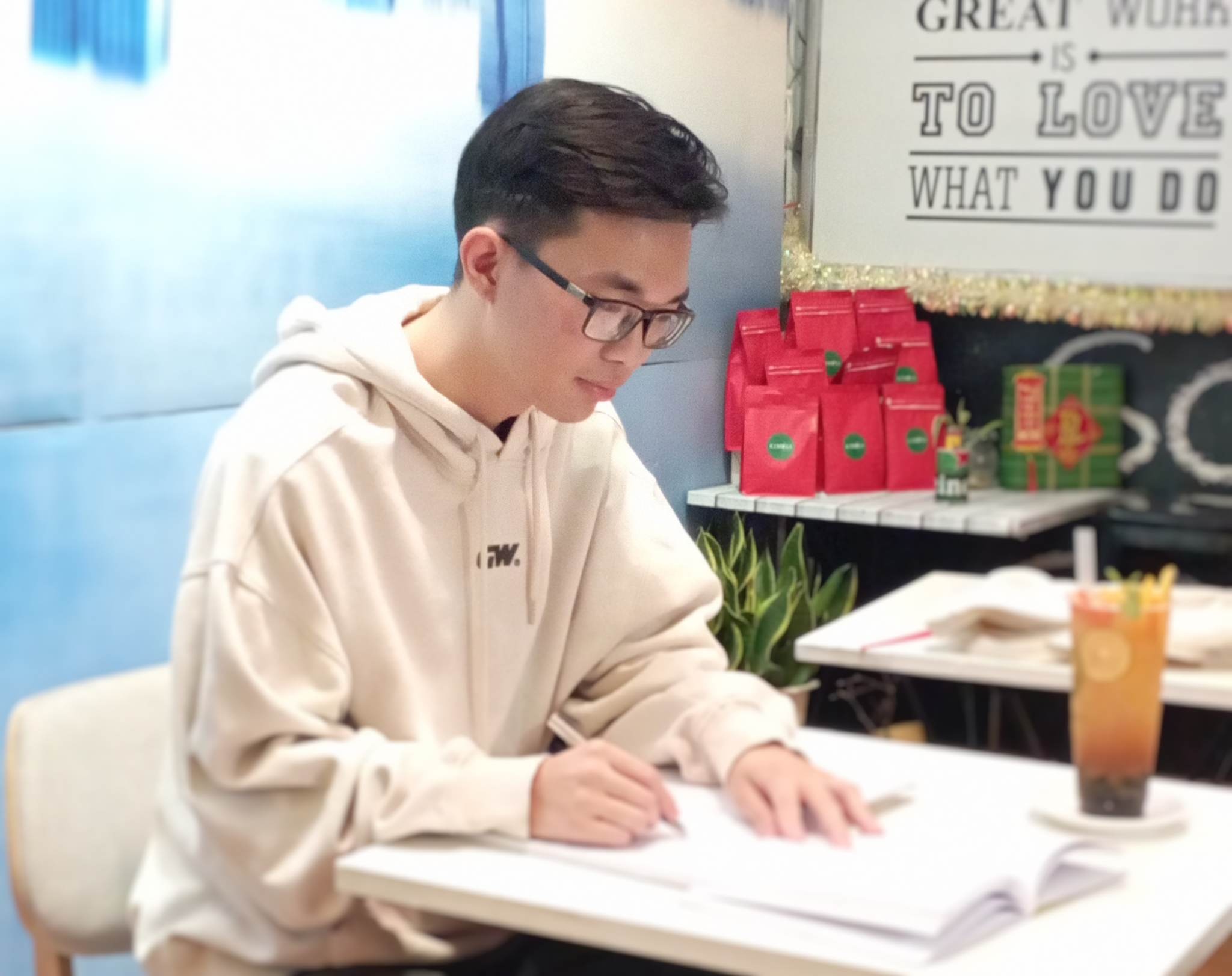 sinh vien nghi le anh 3