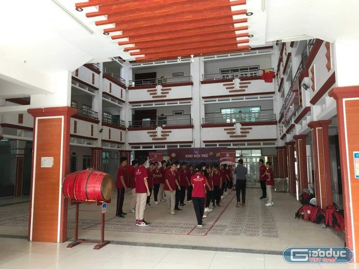 Truong THCS, THPT Dao Duy Anh bi phat tong so tien 45 trieu dong hinh anh