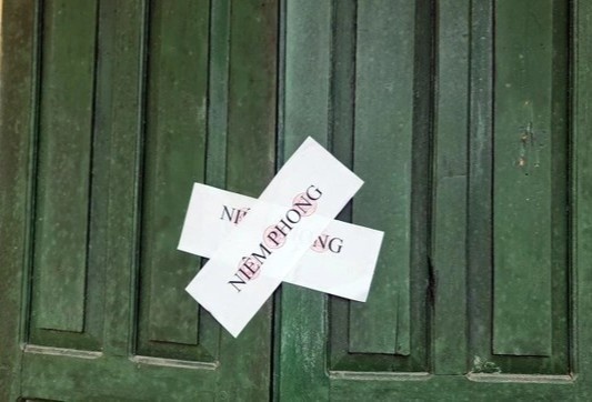 Truong xuong cap nghiem trong, hang tram hoc sinh phai di hoc nho hinh anh