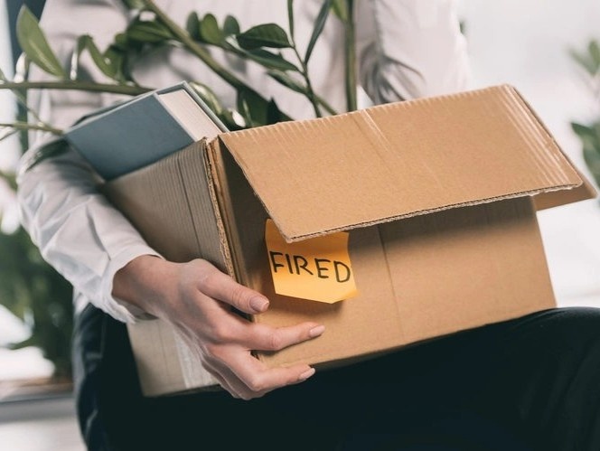 Chia se viec bi sa thai tren LinkedIn co the la buoc di thong minh hinh anh