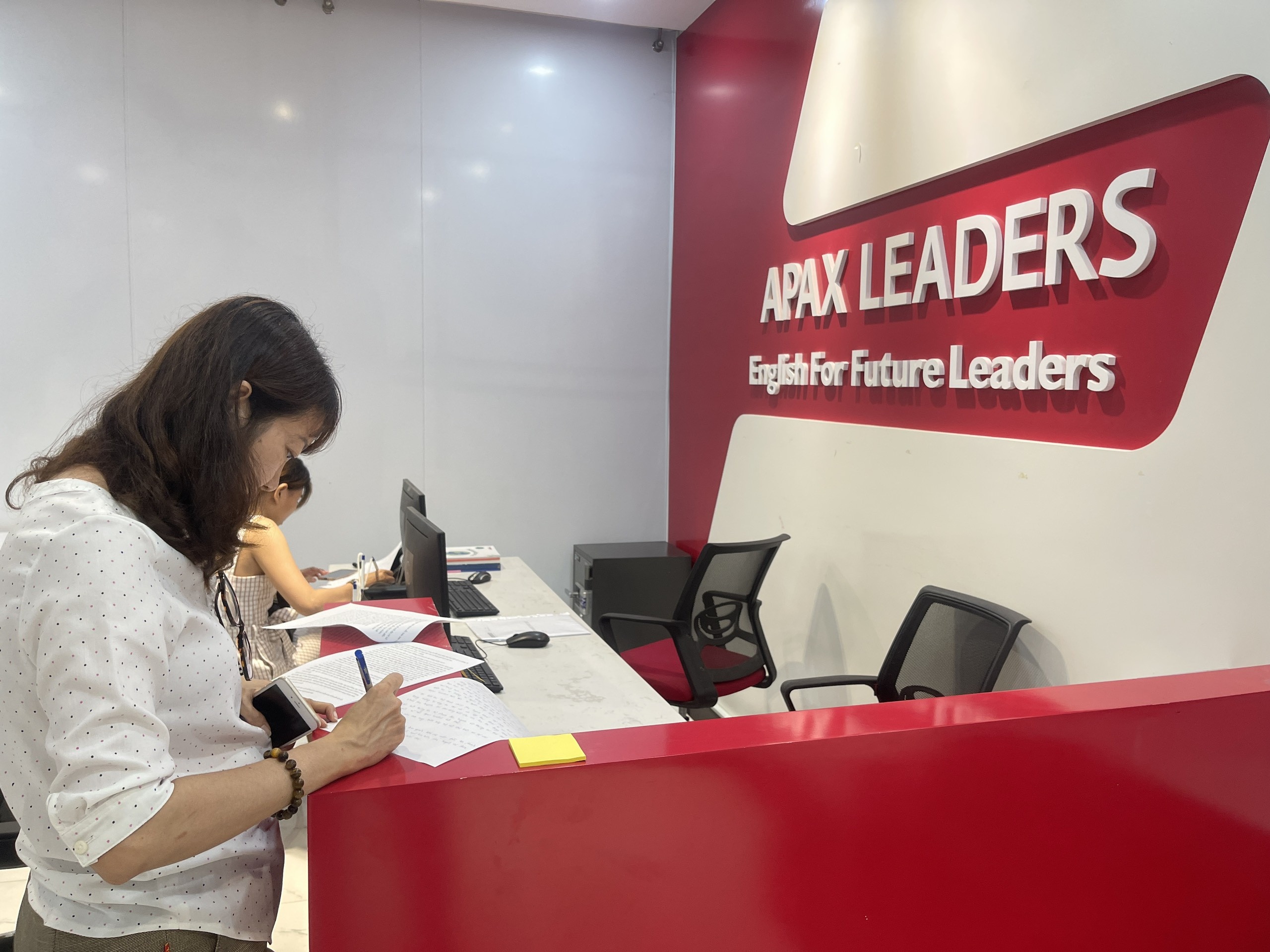 Apax Leaders tuyen bo tai cau truc he thong sau hang loat lum xum hinh anh