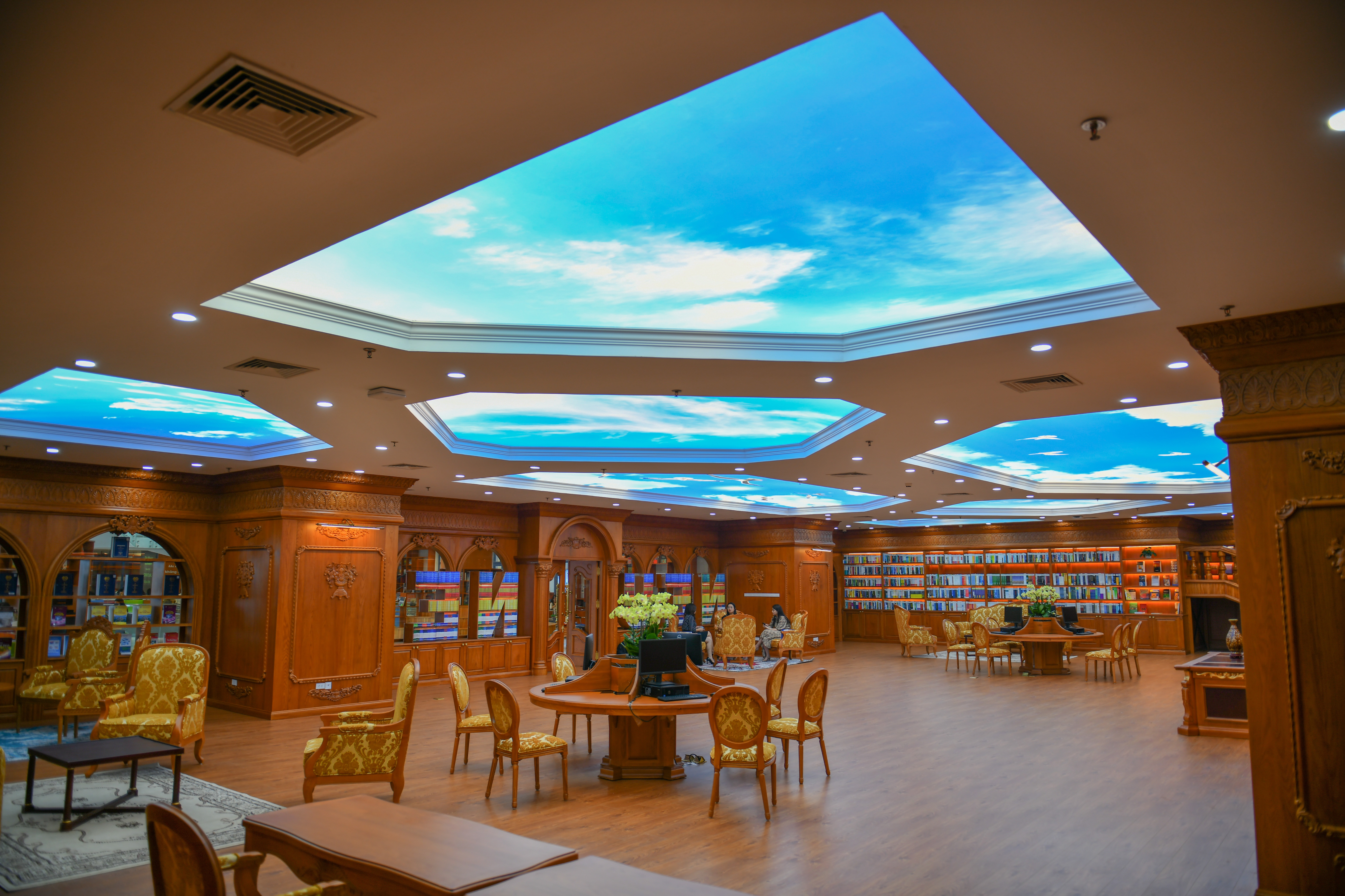 Ben trong thu vien dien tu tri gia 11 trieu USD hien dai nhat Viet Nam hinh anh