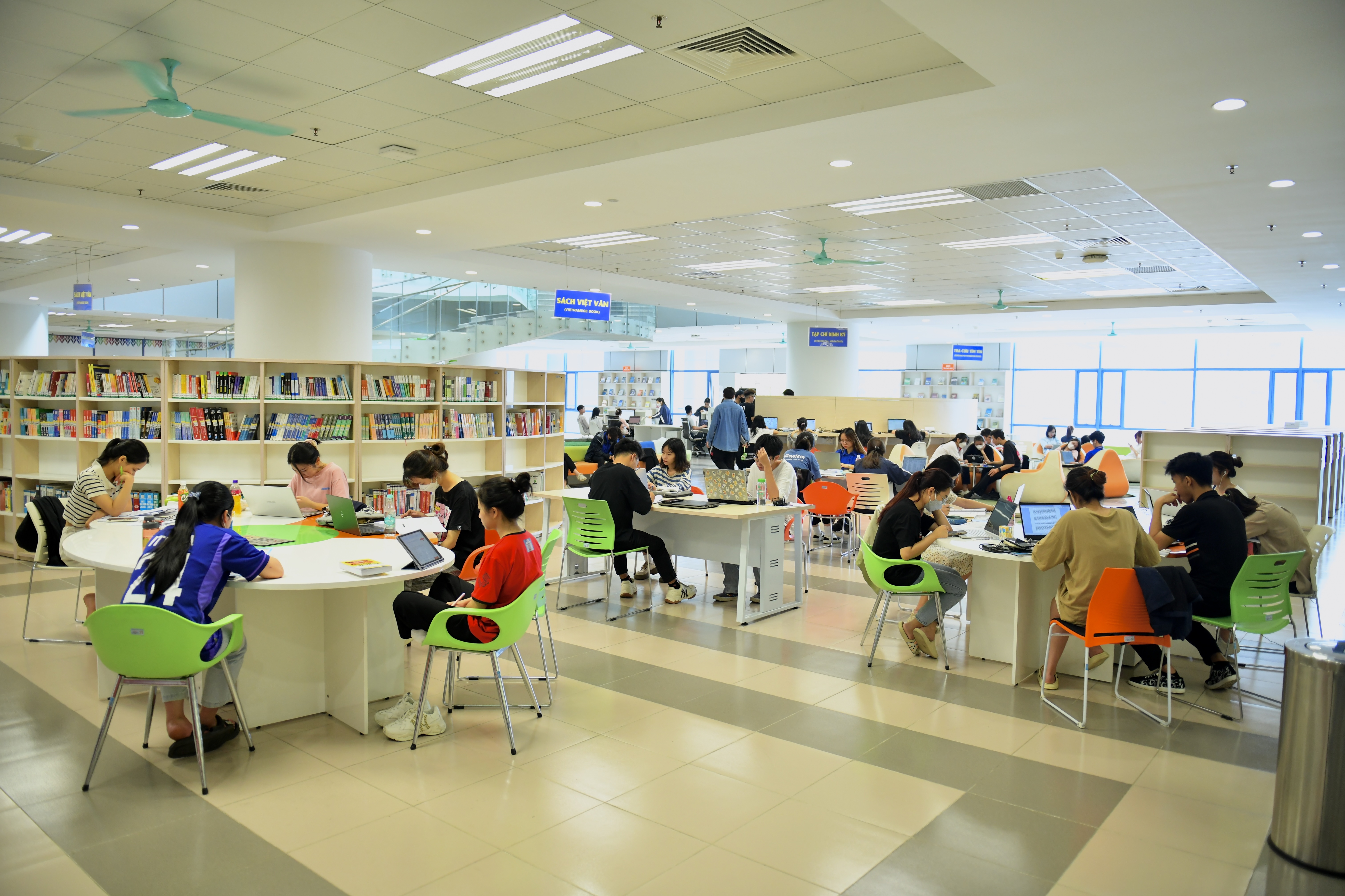 Thu vien Ha Noi anh 12