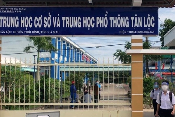 Loat sai sot cua truong bi to van dong xa hoi hoa hon 300 trieu dong hinh anh