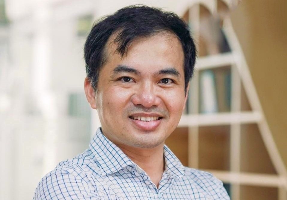 Thay giao Viet duoc chon lam giam khao cuoc thi khoa hoc ky thuat o My hinh anh