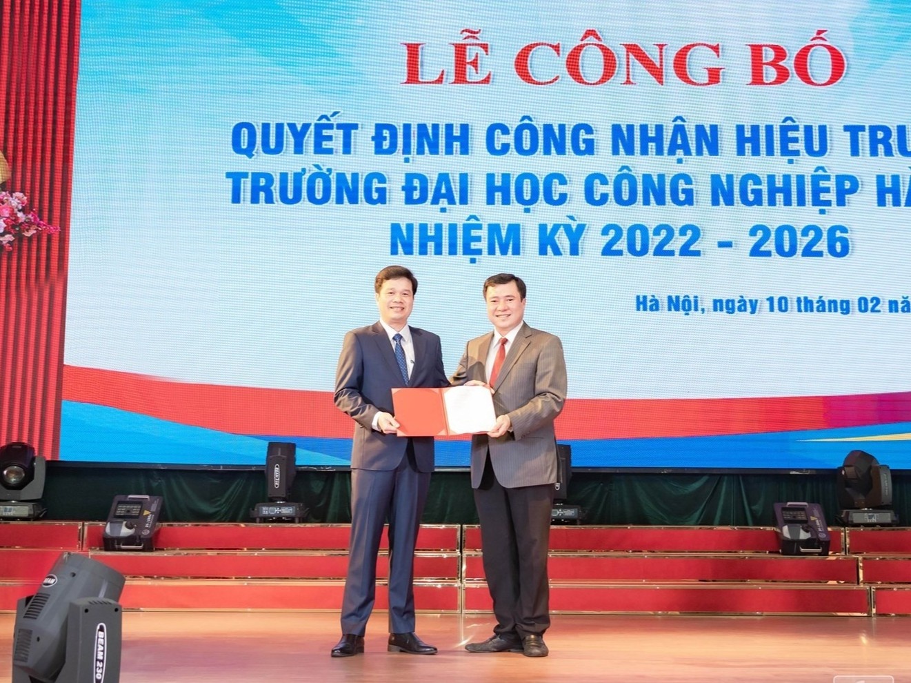 Dai hoc Cong nghiep Ha Noi co hieu truong moi hinh anh