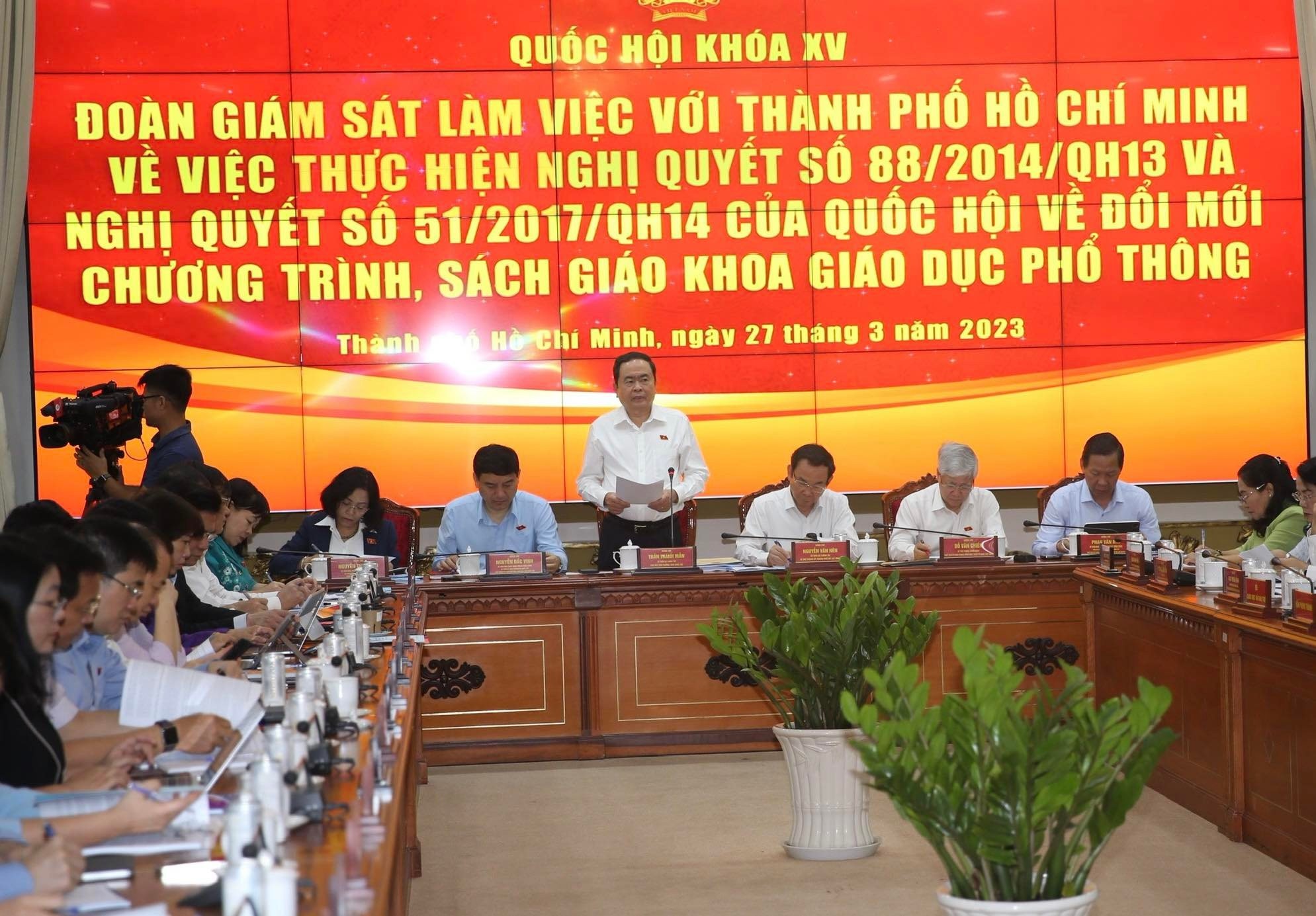 thieu giao vien anh 1