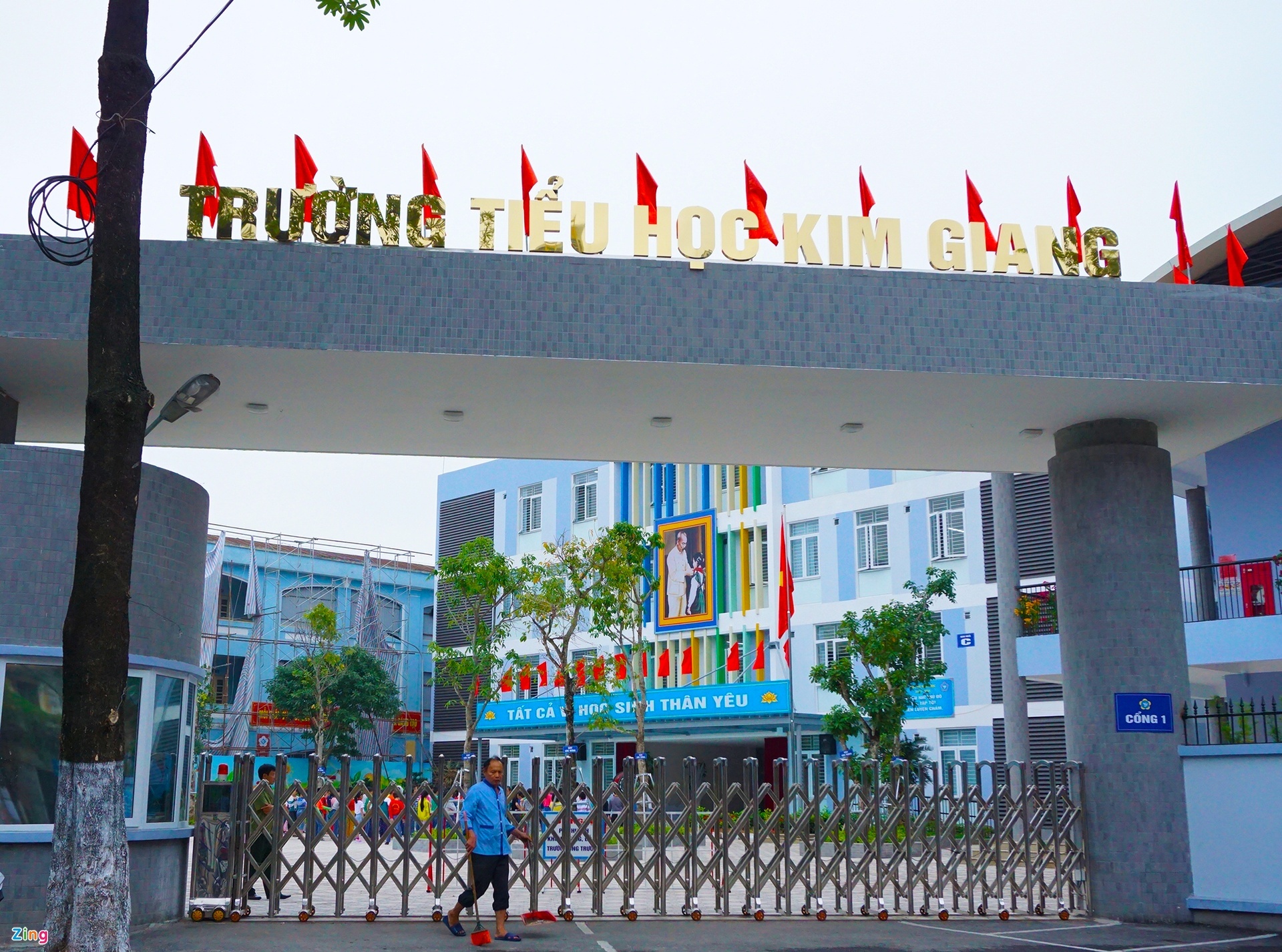Khoang 50 hoc sinh Ha Noi nghi bi ngo doc thuc pham hinh anh