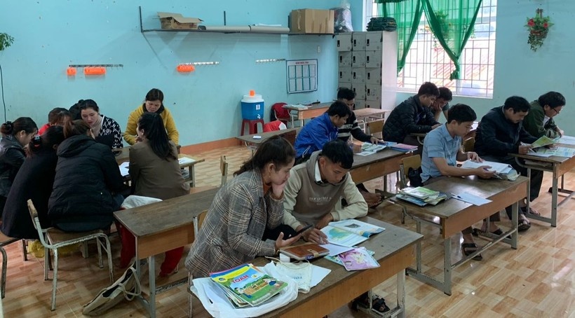 giao vien hop dong anh 1