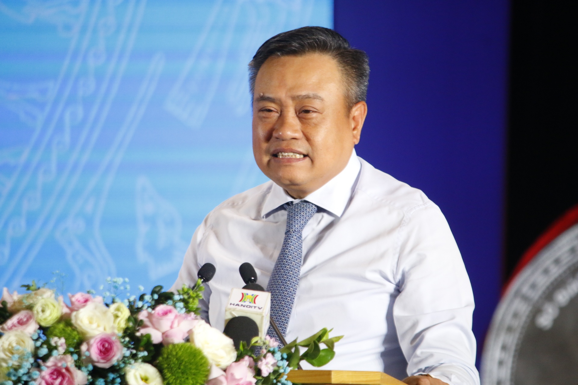 Chu tich UBND Ha Noi: 'Tuyet doi khong bot xen bua an ban tru cua tre' hinh anh