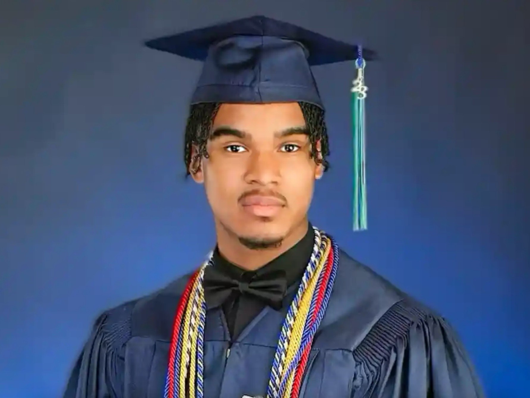 Hoc sinh My nhan tong hoc bong hon 9 trieu USD tu 125 truong dai hoc hinh anh