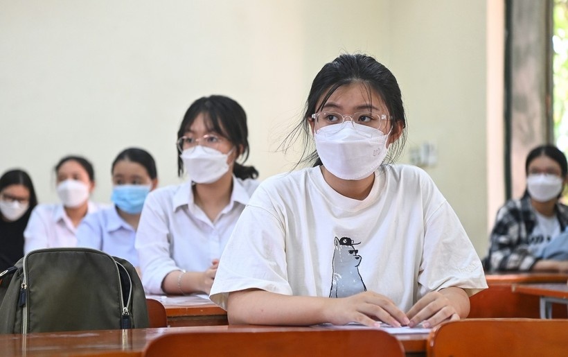 Ha Noi sap cong bo ty le choi vao lop 10 cua tung truong THPT hinh anh