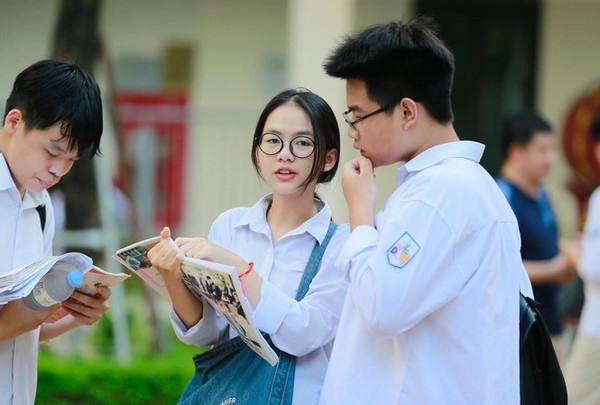 Su that ve de thi Ngu van ngon tu phan cam tai mot truong o Ha Noi hinh anh