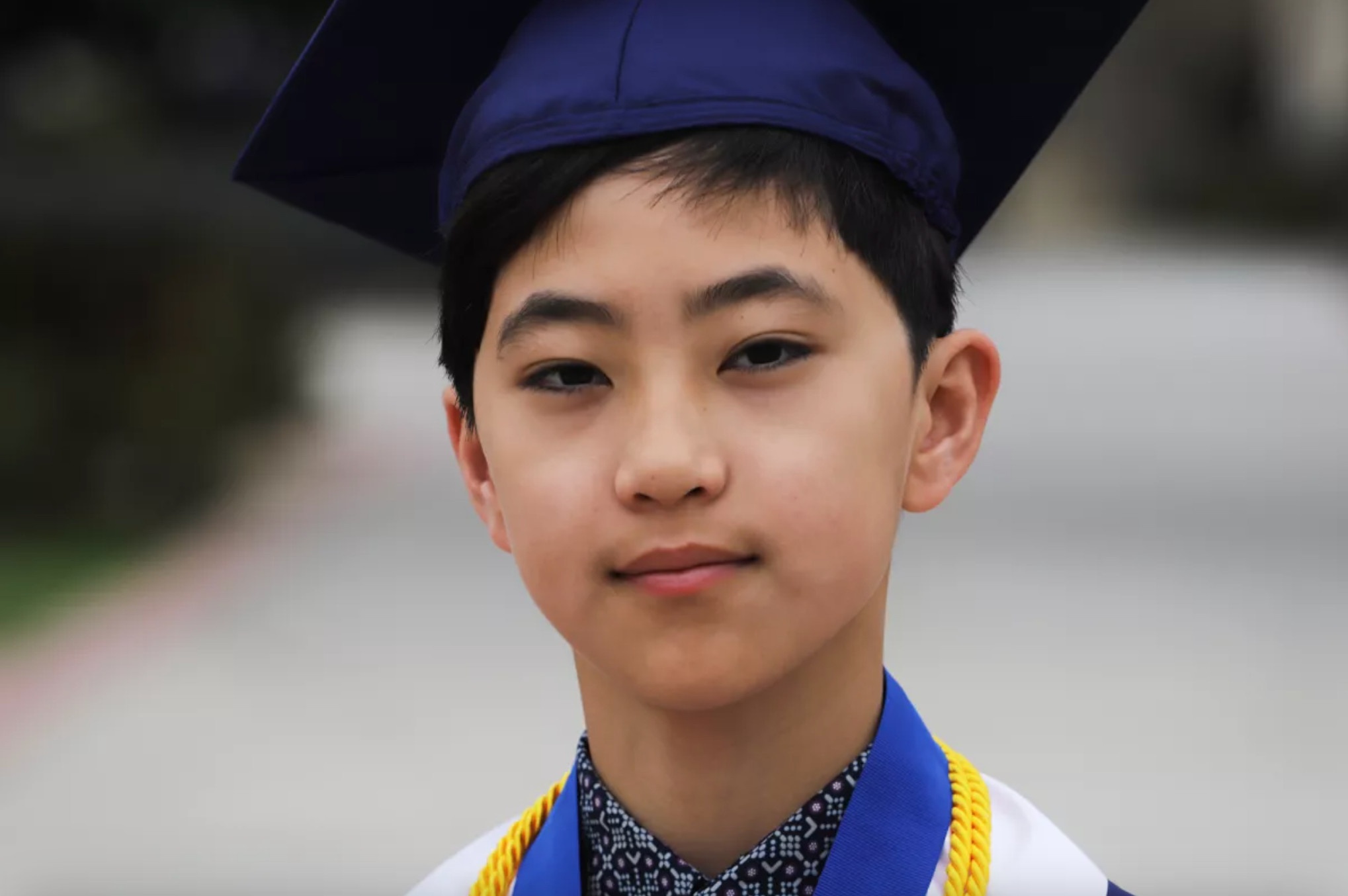 Cau be 12 tuoi so huu 5 bang cao dang lien ket hinh anh