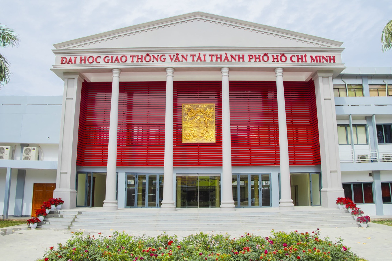 37 nganh tai DH Giao thong Van tai TP.HCM giam diem chuan hoc ba hinh anh